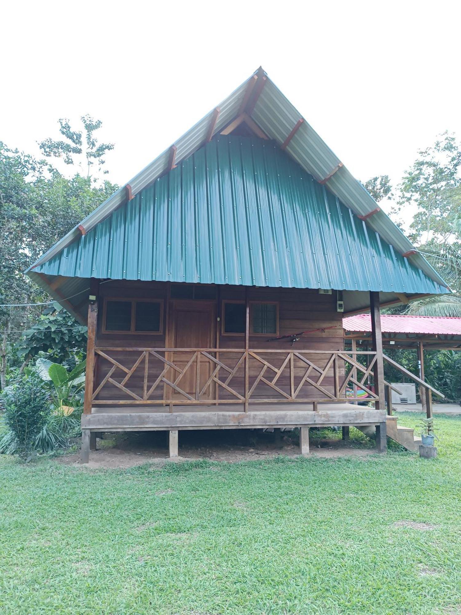 Quirquincho House Lodge Puerto Maldonado Exterior photo