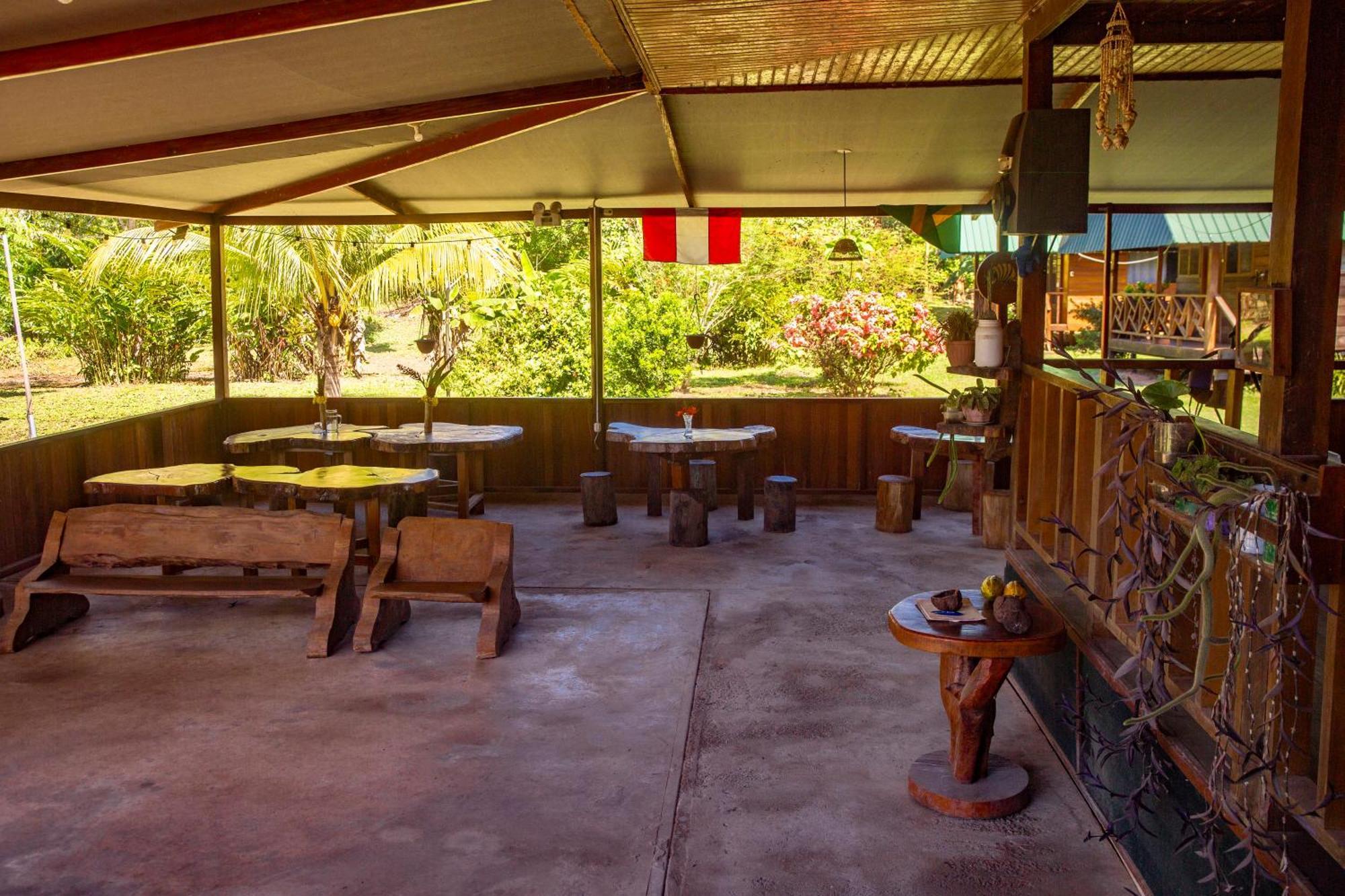Quirquincho House Lodge Puerto Maldonado Exterior photo
